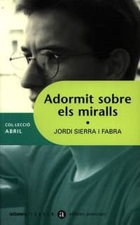 Portada de Adormit sobre els miralls: 4 (Abril)