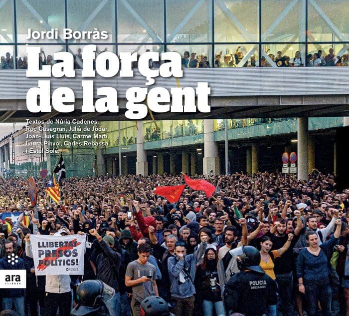 Portada de La força de la gent (Catalan)