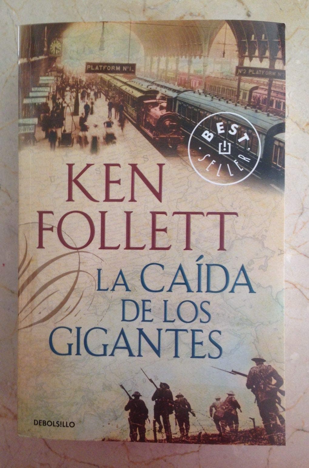Portada de La caída de los gigantes (The Century 1)