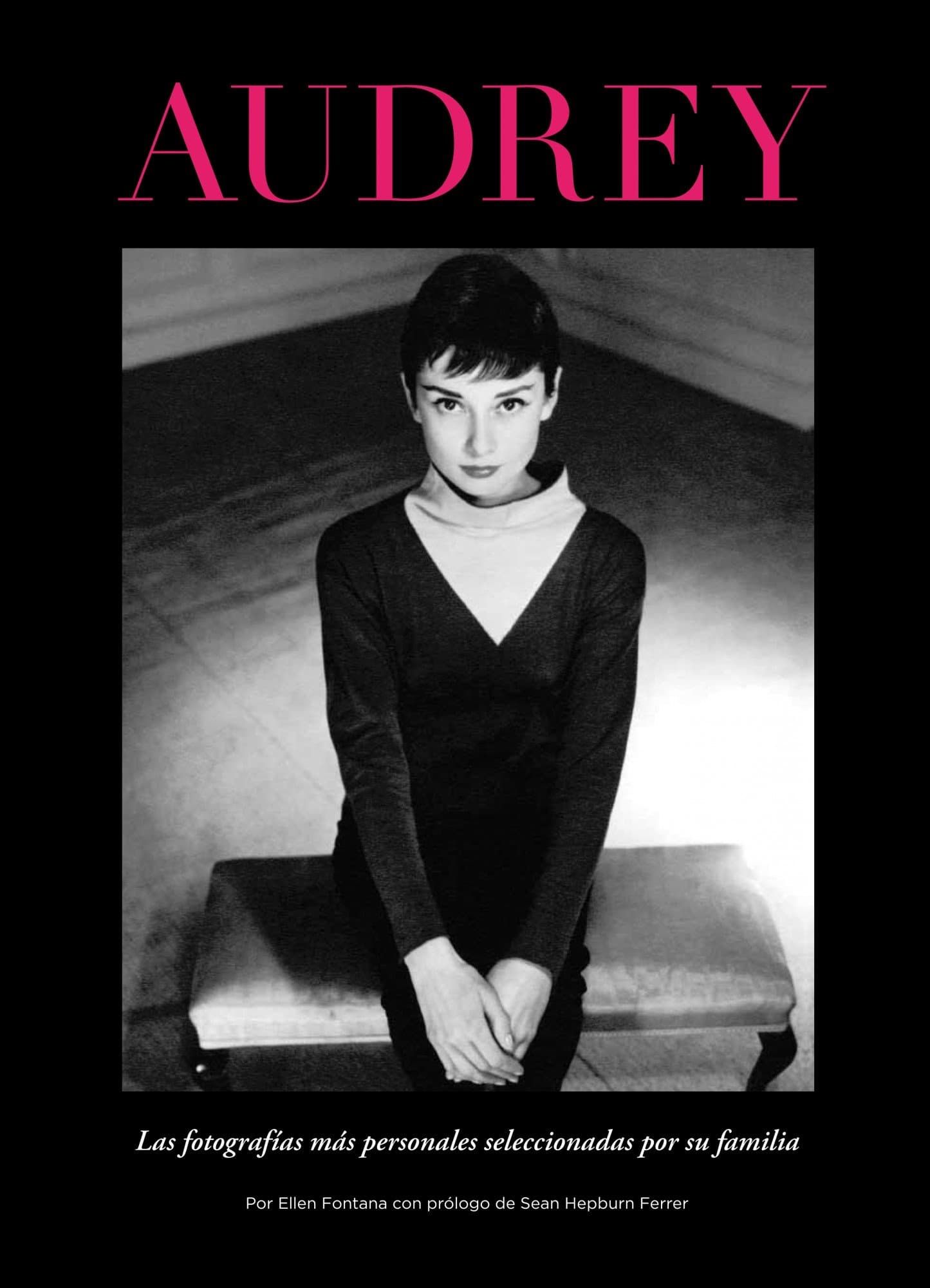 Portada de Audrey: Las 100 fotografías más personales seleccionadas por su familia (General)