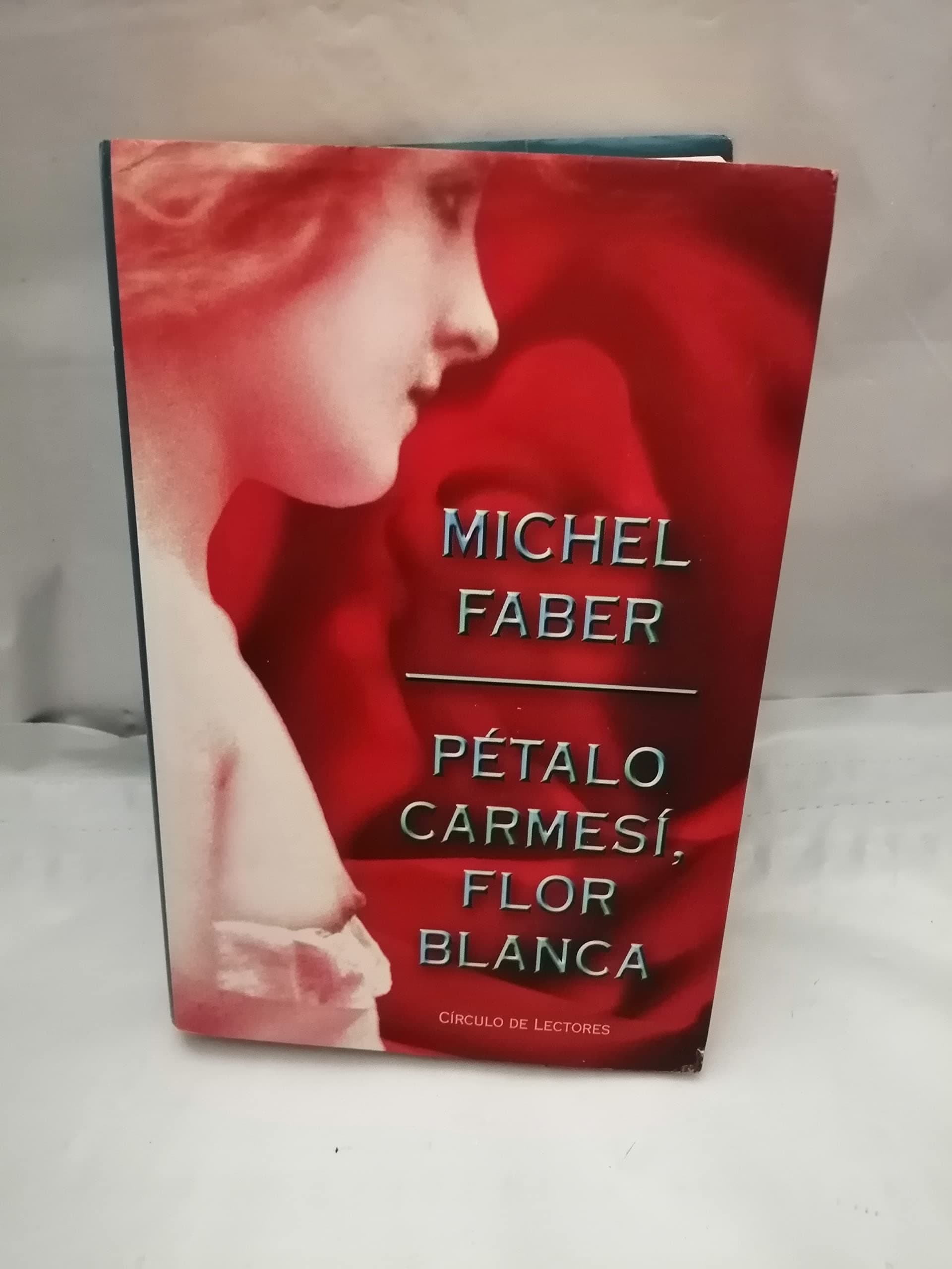Portada de Pétalo Carmesí, Flor Blanca