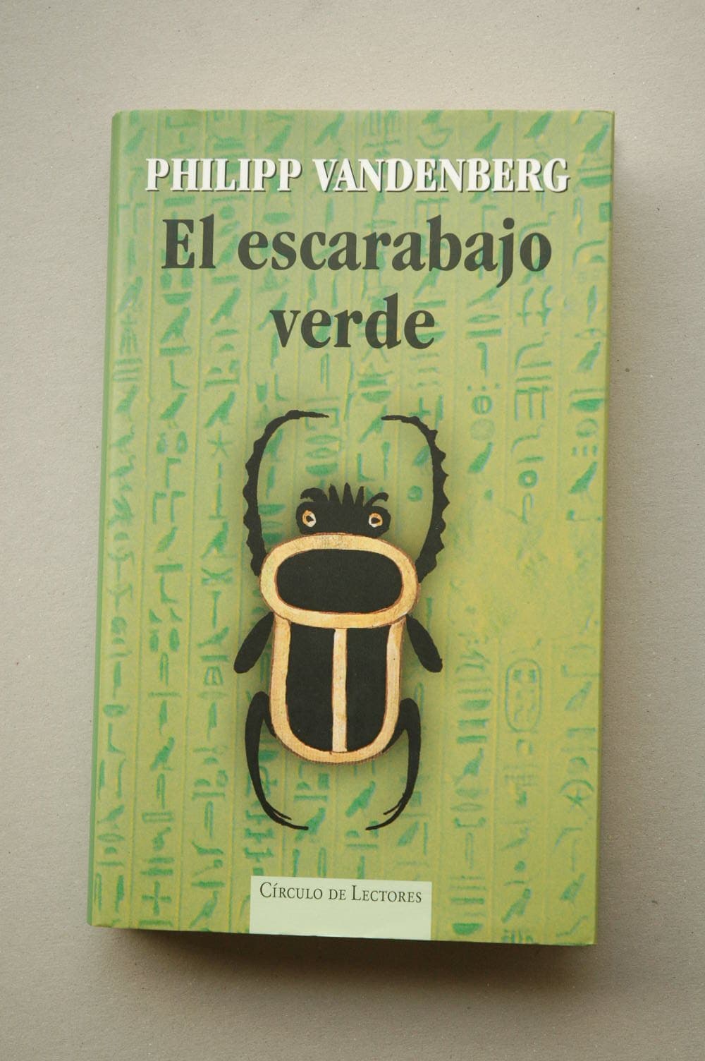 Portada de El escarabajo verde / Philipp Vandenberg ; traducción de Joaquín Adsuar