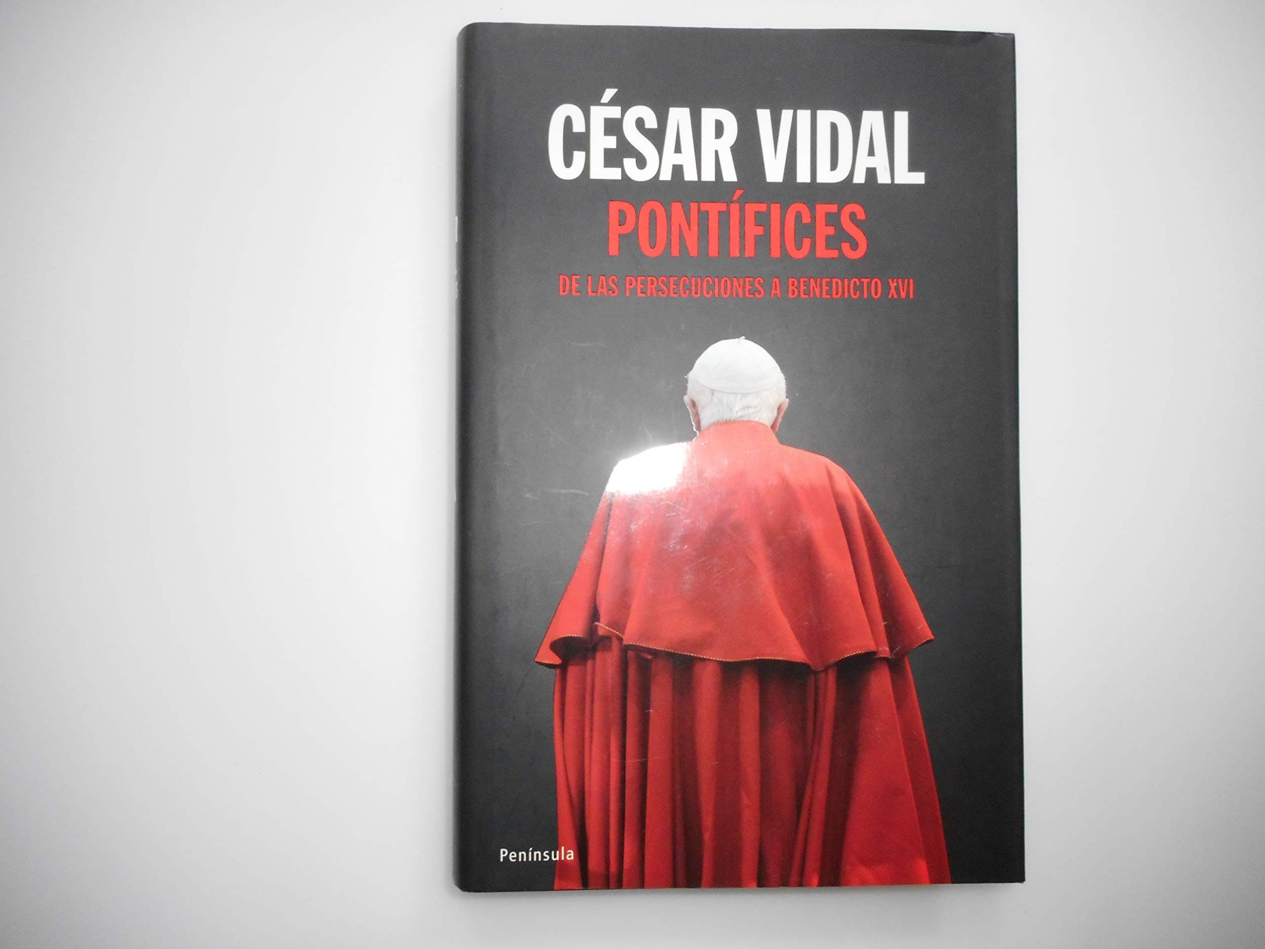 Portada de Pontífices: De las persecuciones a Benedicto XVI (ATALAYA)