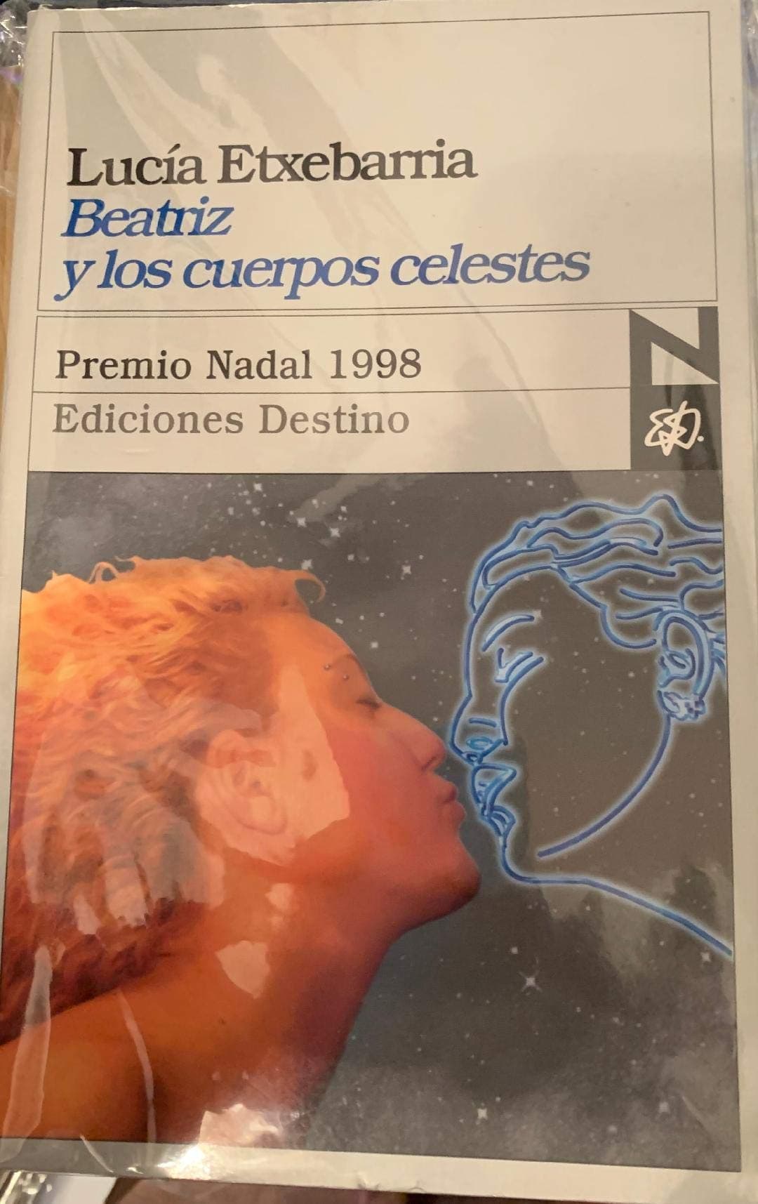 Portada de Beatriz y los cuerpos celestes (Áncora & Delfín)