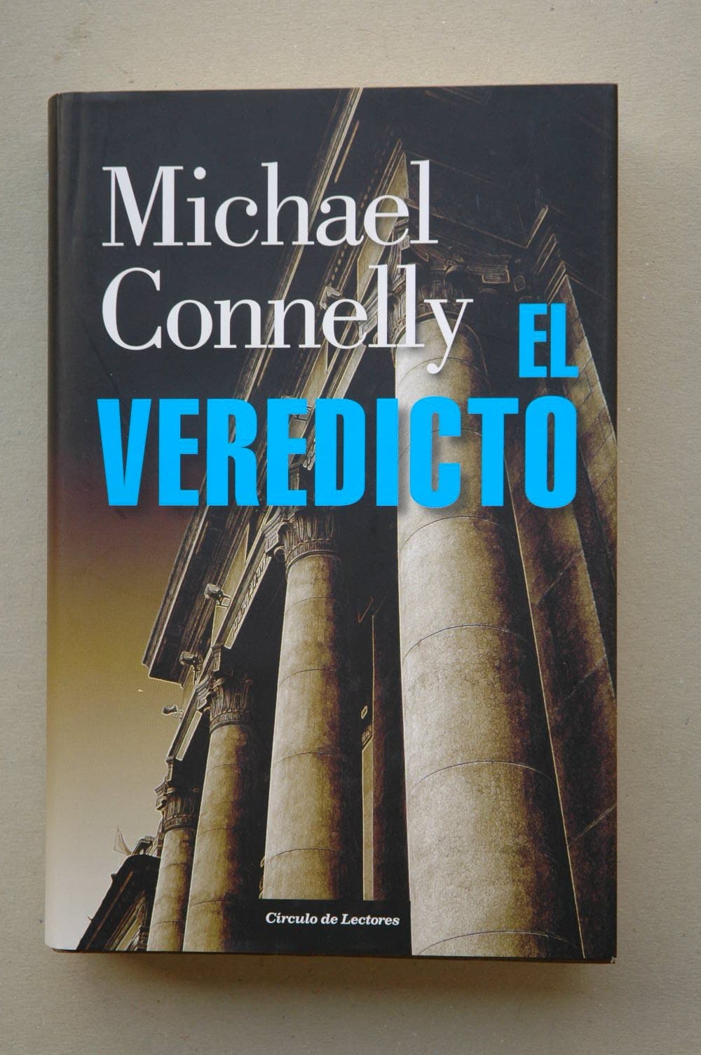 Portada de El Veredicto