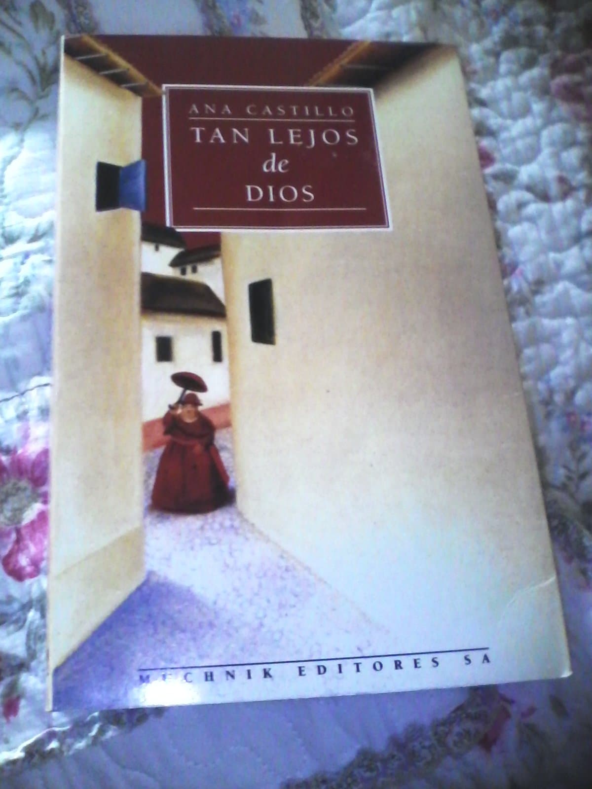 Portada de Tan lejos de Dios: 36 (MODERNOS Y CLÁSICOS)