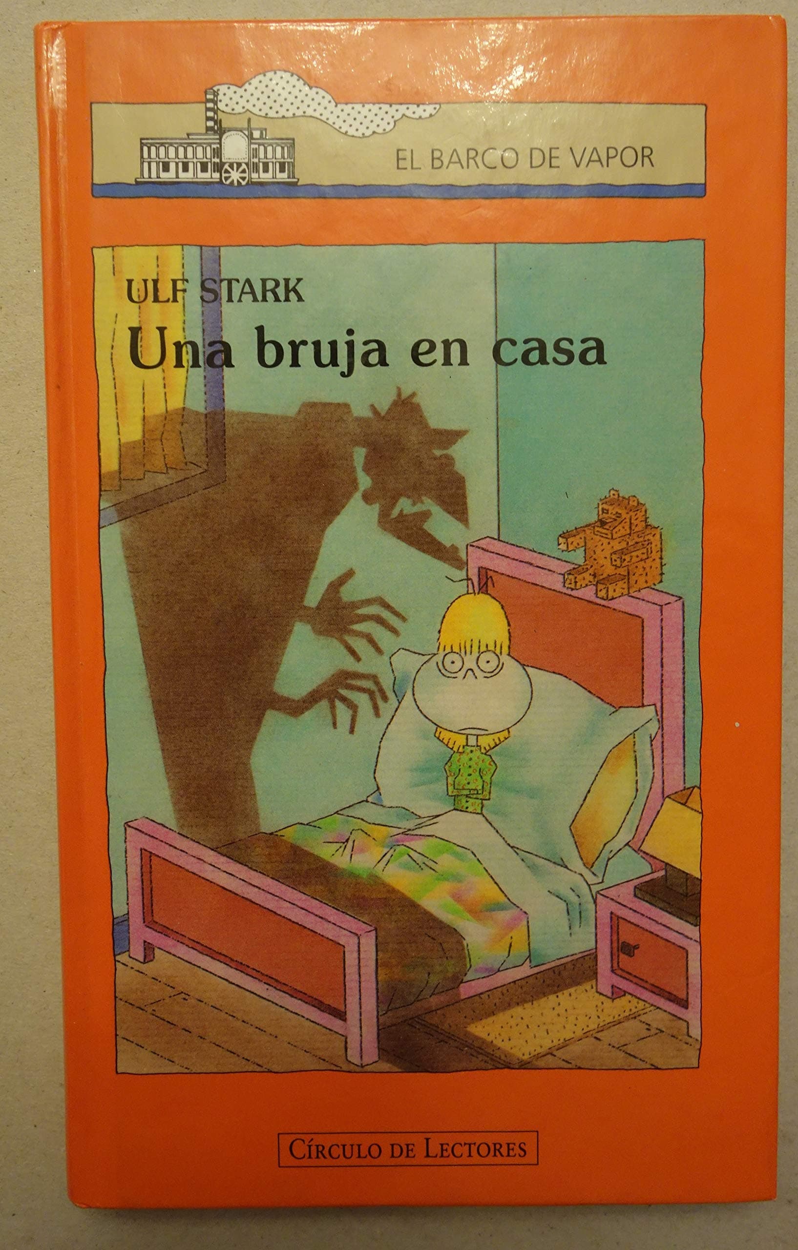 Portada de UNA BRUJA EN CASA