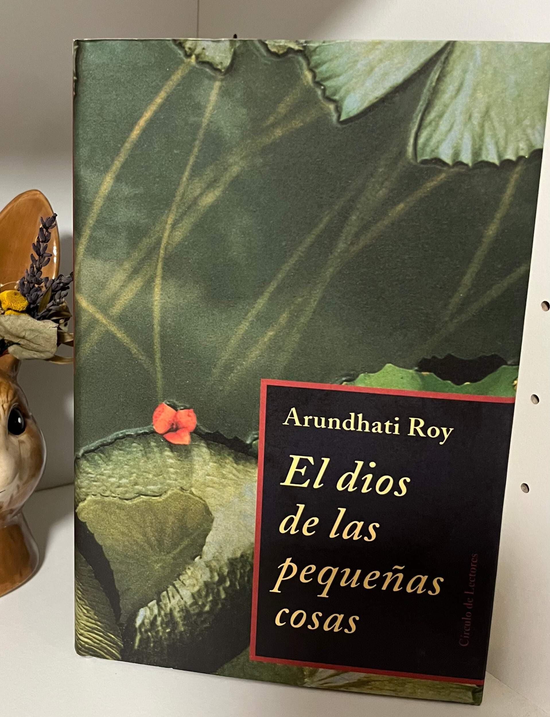 Portada de El dios de las pequeñas cosas