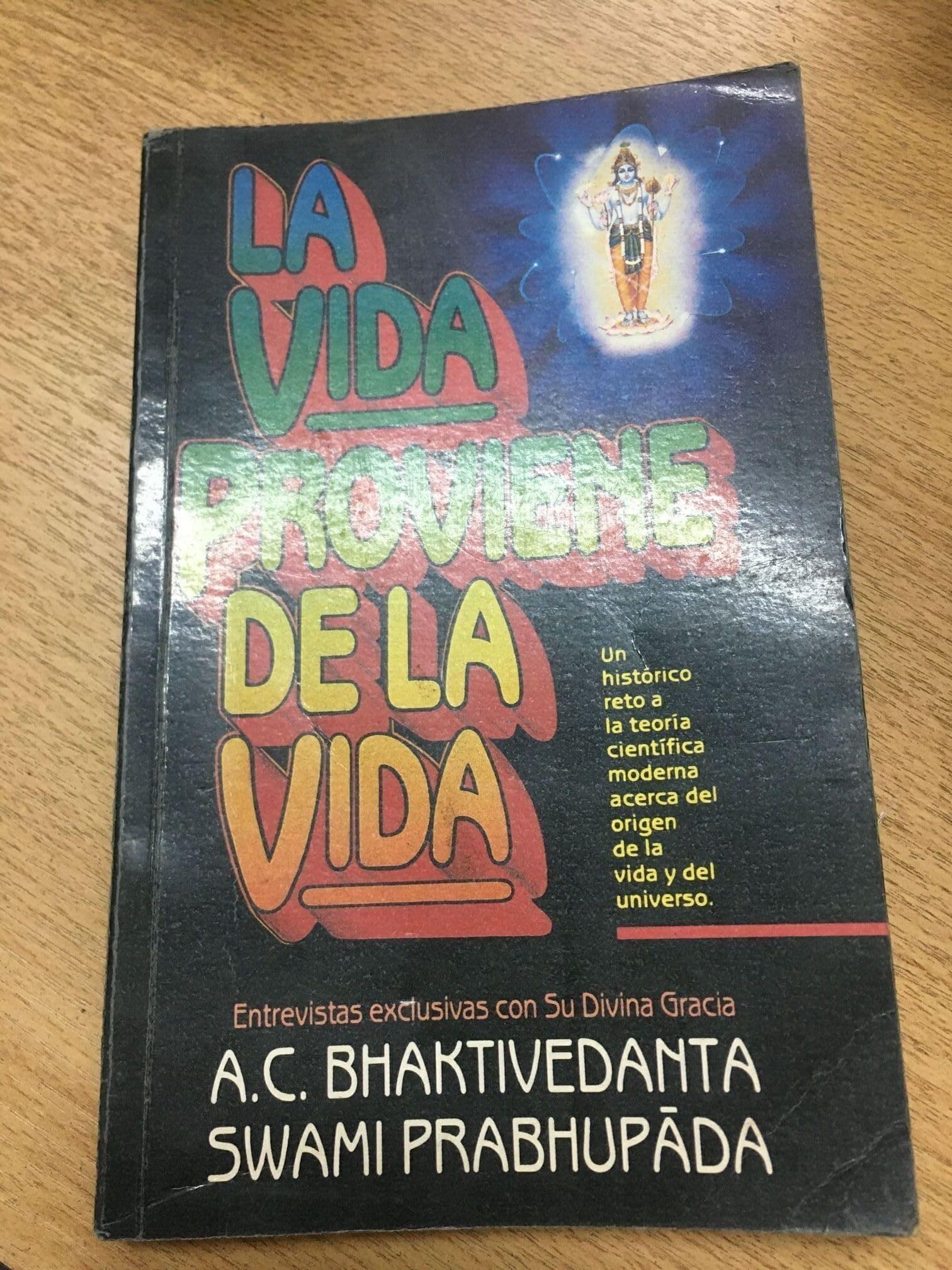 Portada de La vida proviene de la vida
