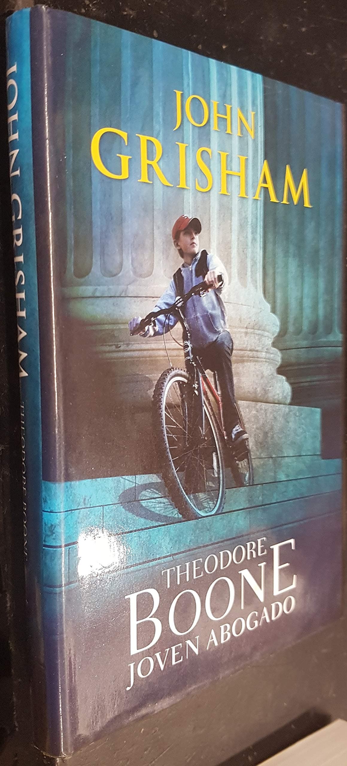 Portada de Theodore Boone Joven Abogado