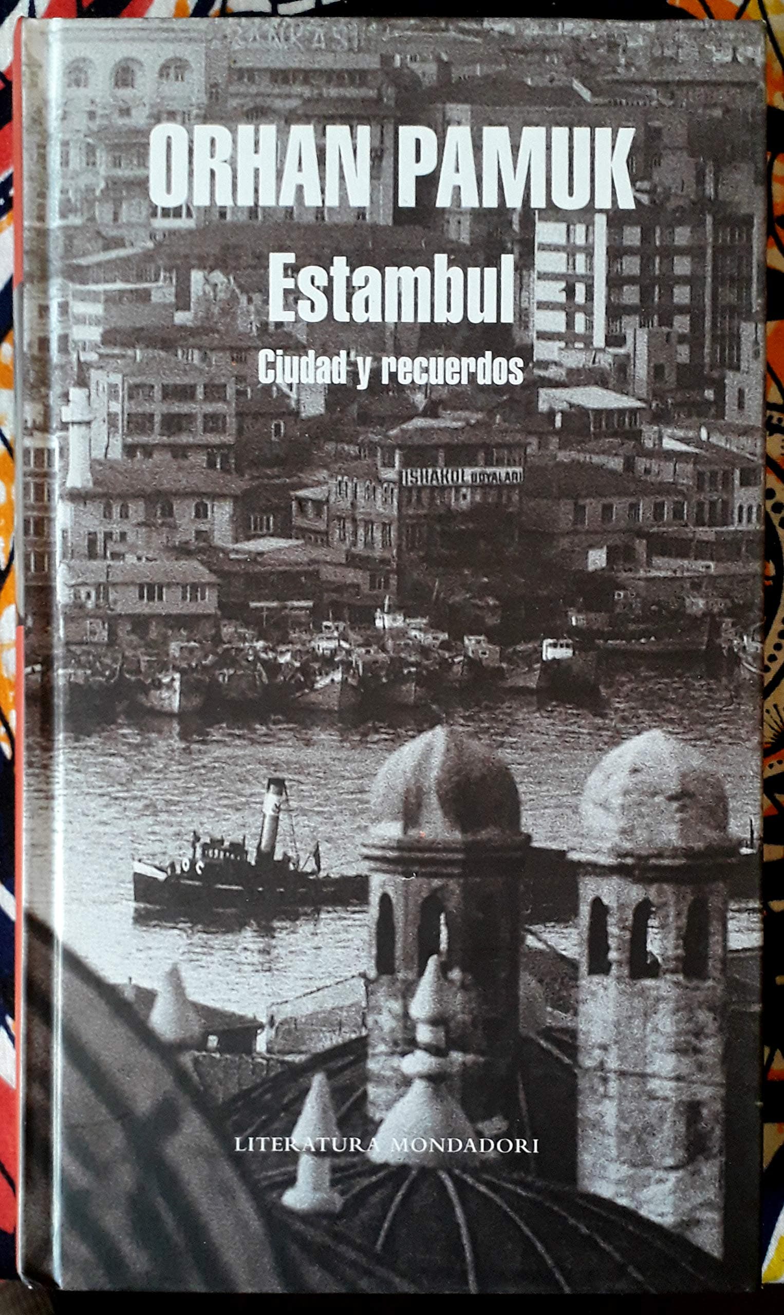 Portada de Estambul: Ciudad y recuerdos (Random House)