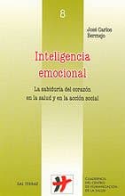 Portada de Inteligencia emocional: La sabiduría del corazón en la salud y en la acción social: 8 (Humanizar La Salud)