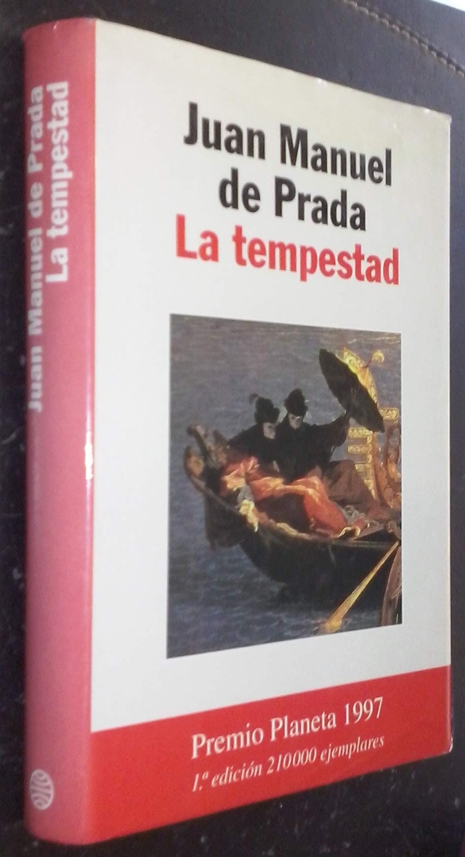 Portada de LA TEMPESTAD.El protagonista viaje a Venecia para estudiar un misterioso cuadro y es testigo de un asesinato.