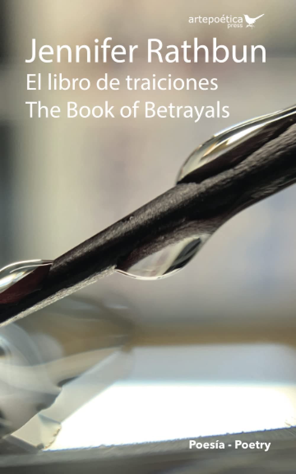 Portada de El libro de traiciones / The Book of Betrayals
